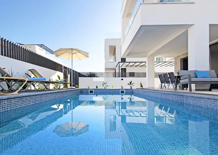 Daniella بروتاراس